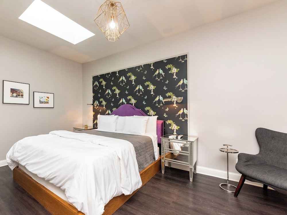 Wicker Park Inn 11/50