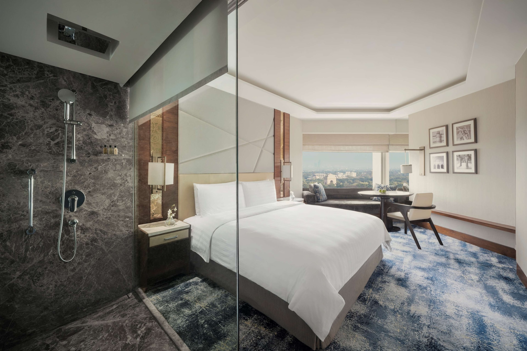 HORIZON, DELUXE, KING BED, CLUB LOUNGE ACCESS