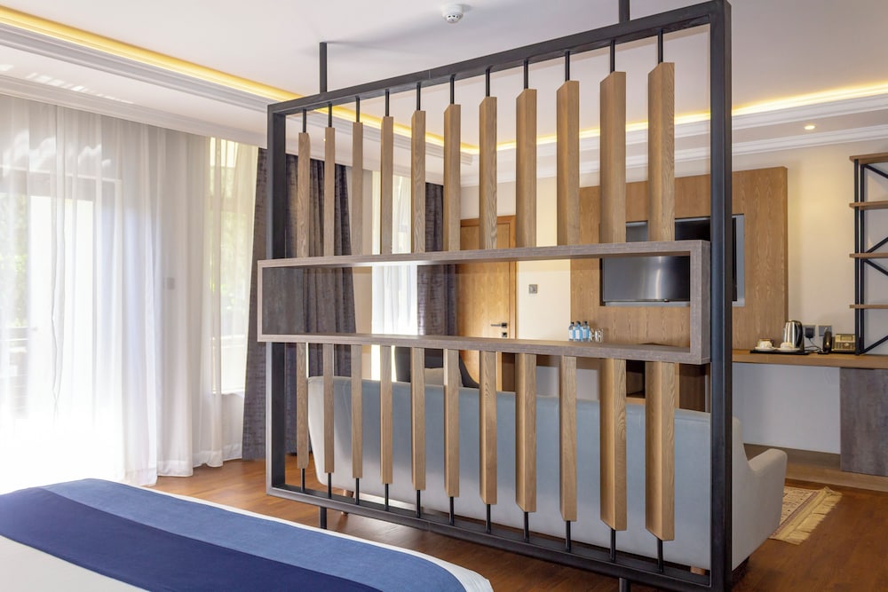 Alba Hotel Meru 10/50