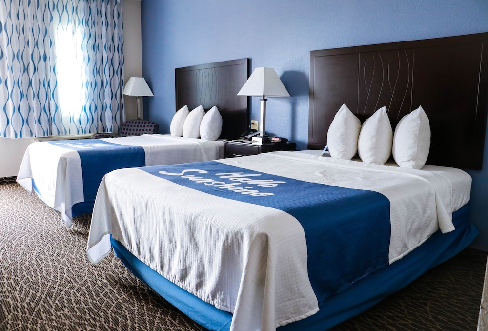 Efficiency, 2 Queen Beds
