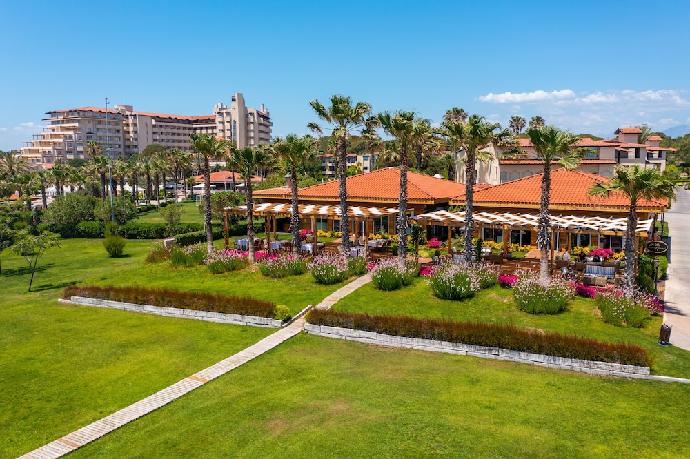 Bellis Deluxe Hotel 79/89