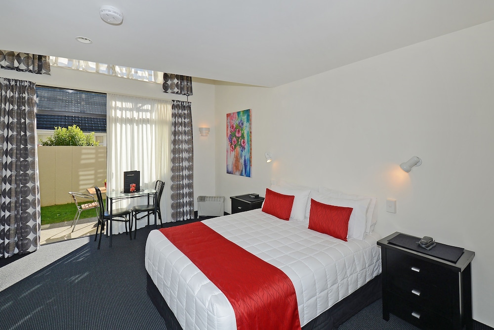 Totara Lodge 18/37