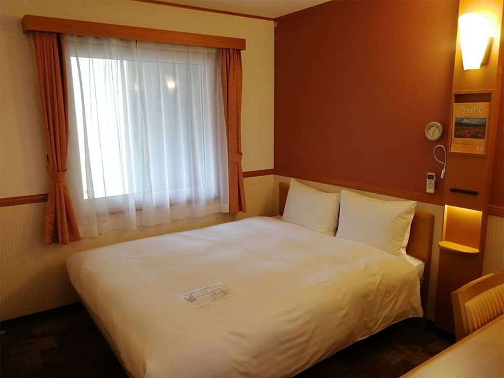 ROOM, DOUBLE BED, SMOKING