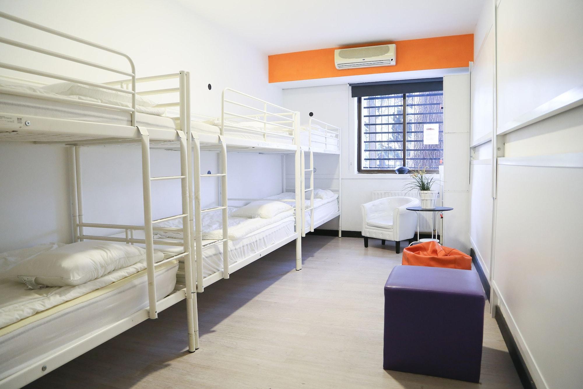 Hostels Meetingpoint 17/55