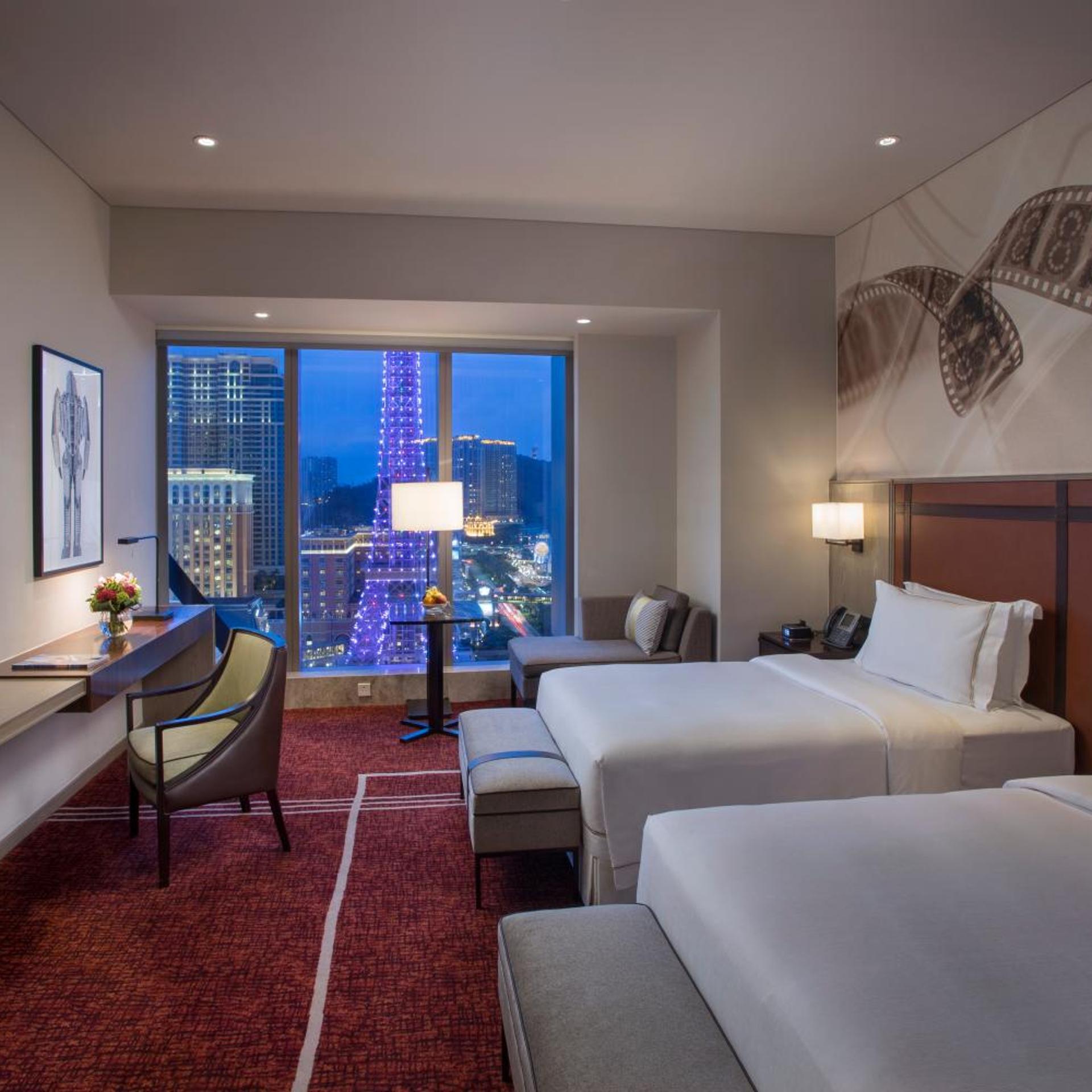 Celebrity, Gallery, Premium, Twin Beds, with View