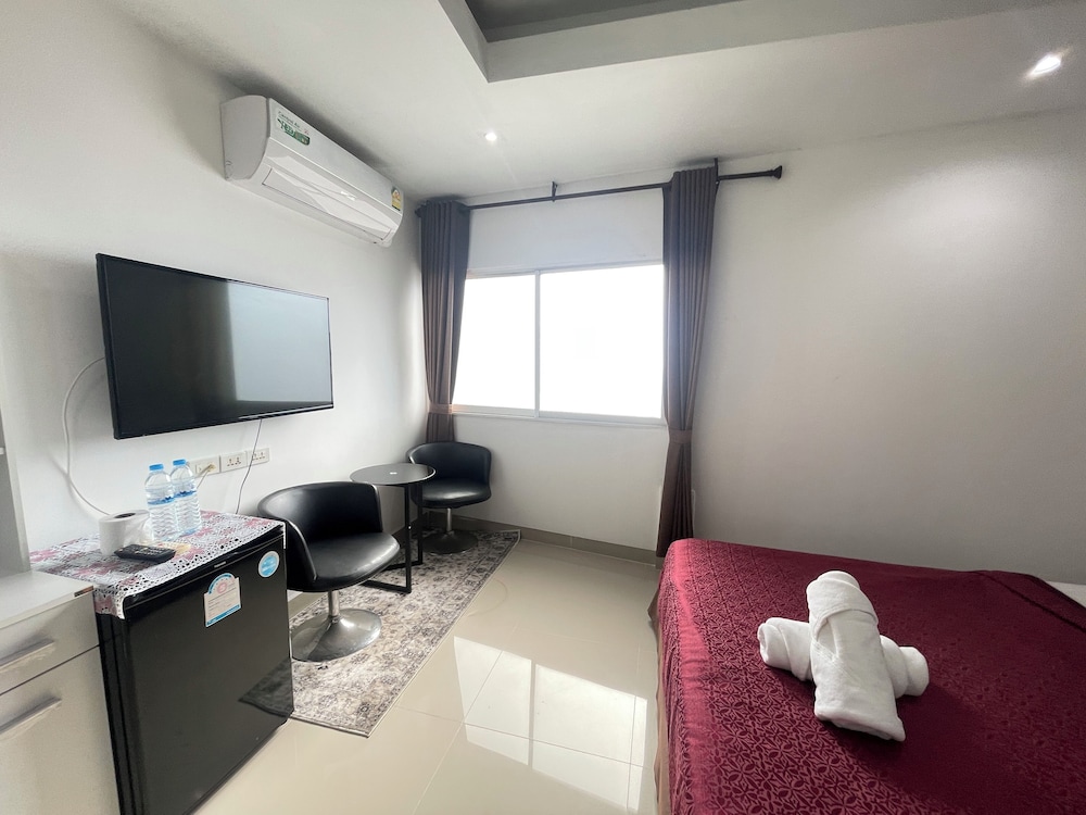 W-9 Hotel 63/73