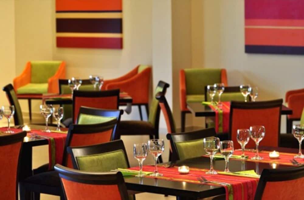 Howard Johnson Hotel Piedras Moras 25/31