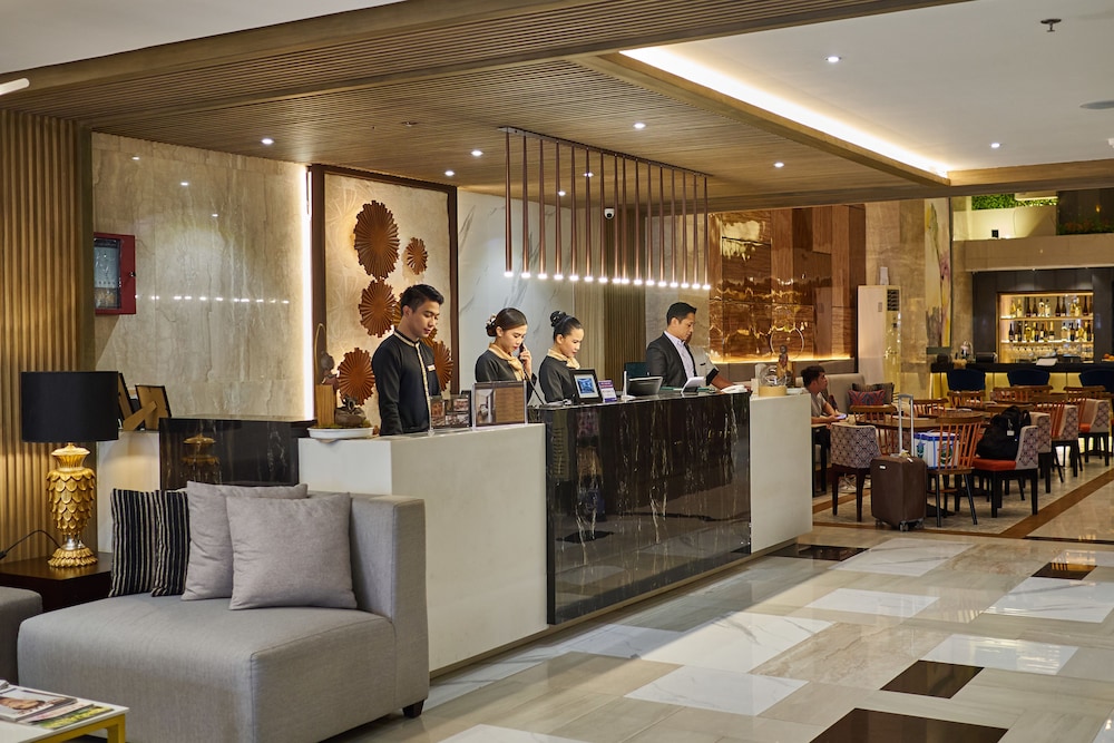 Lobby at J7 Hotel Iloilo, ILOILO