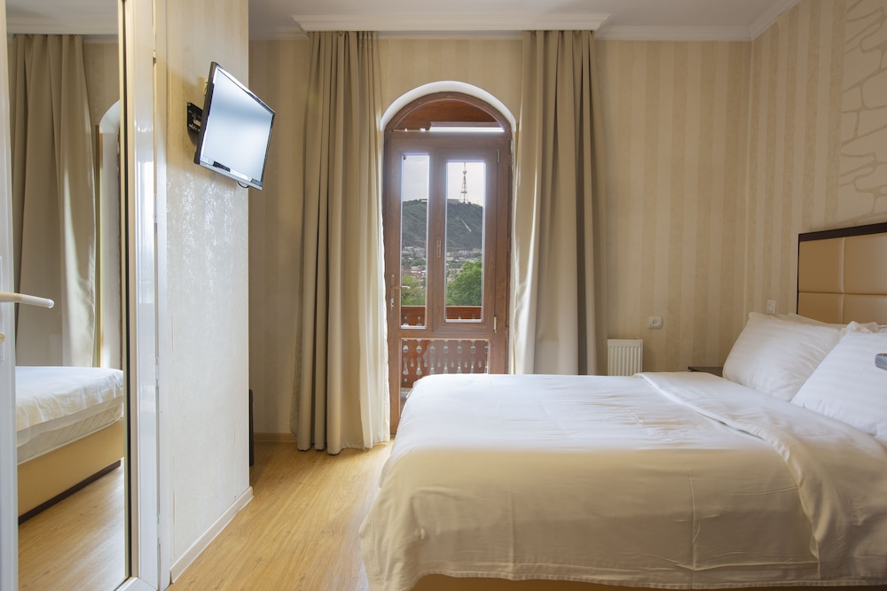 STANDARD, DOUBLE BED