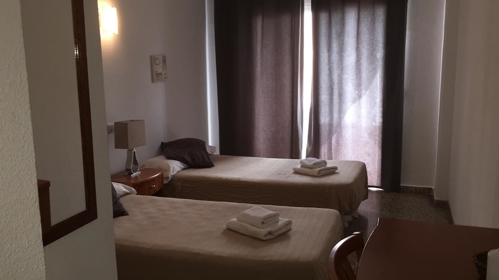 The Hostal Tierramar 15/27
