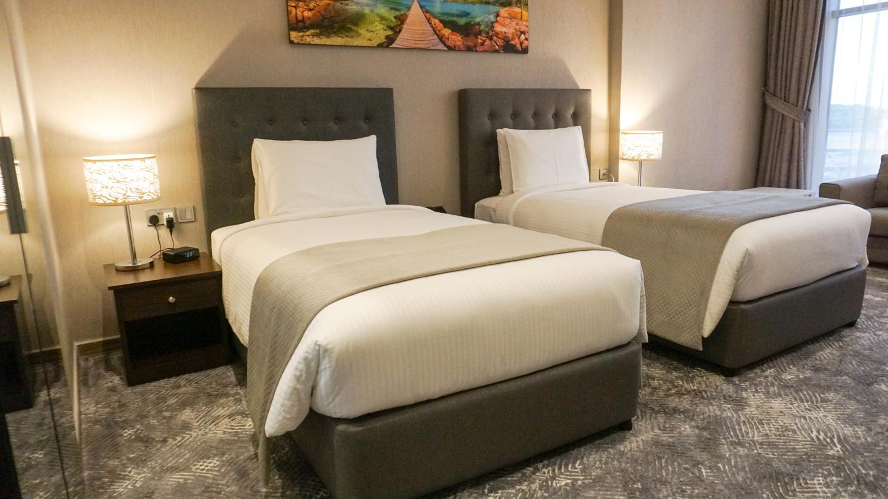 Deluxe Twin courtyard view room