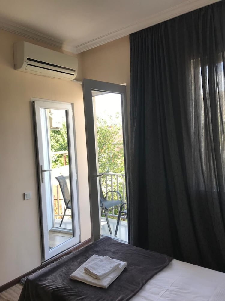 Upstairs Hotel Tbilisi 9/35