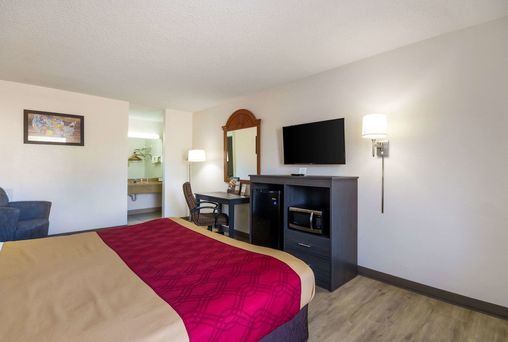 ROOM, KING BED, ACCESSIBLE