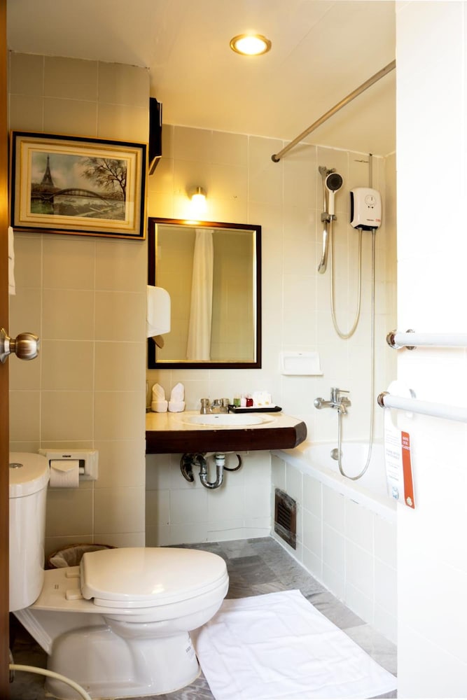 The Lodge 15/66