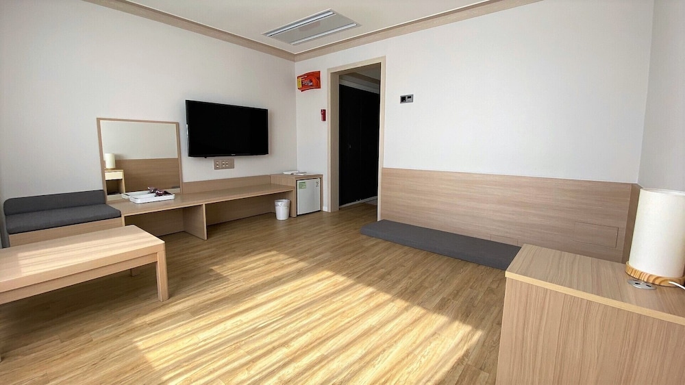 SUANBO SANGNOK Hotel 15/27