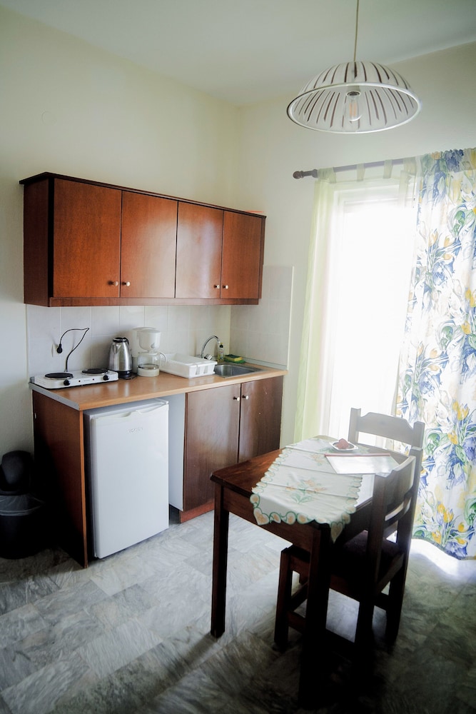 Yiannis Apartments Kos 10/25
