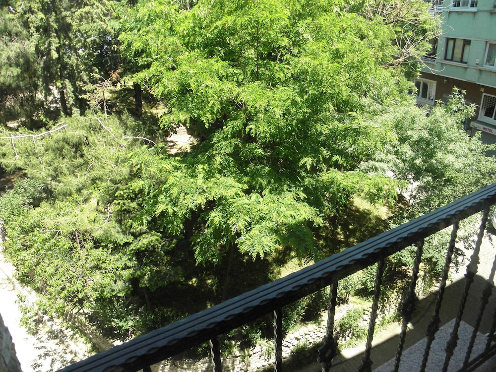 Omar Sultan Suites 25/33