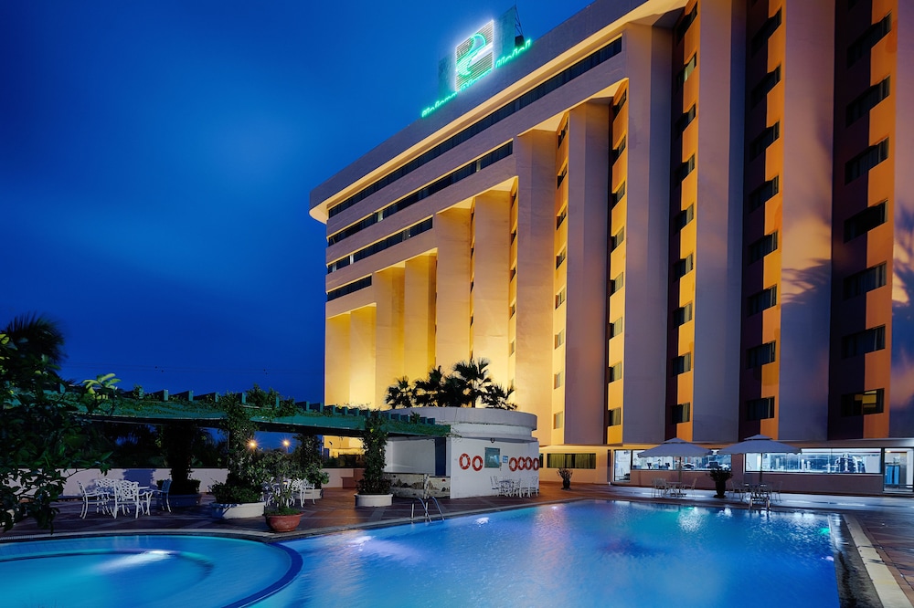 Halong Plaza Hotel 4/50