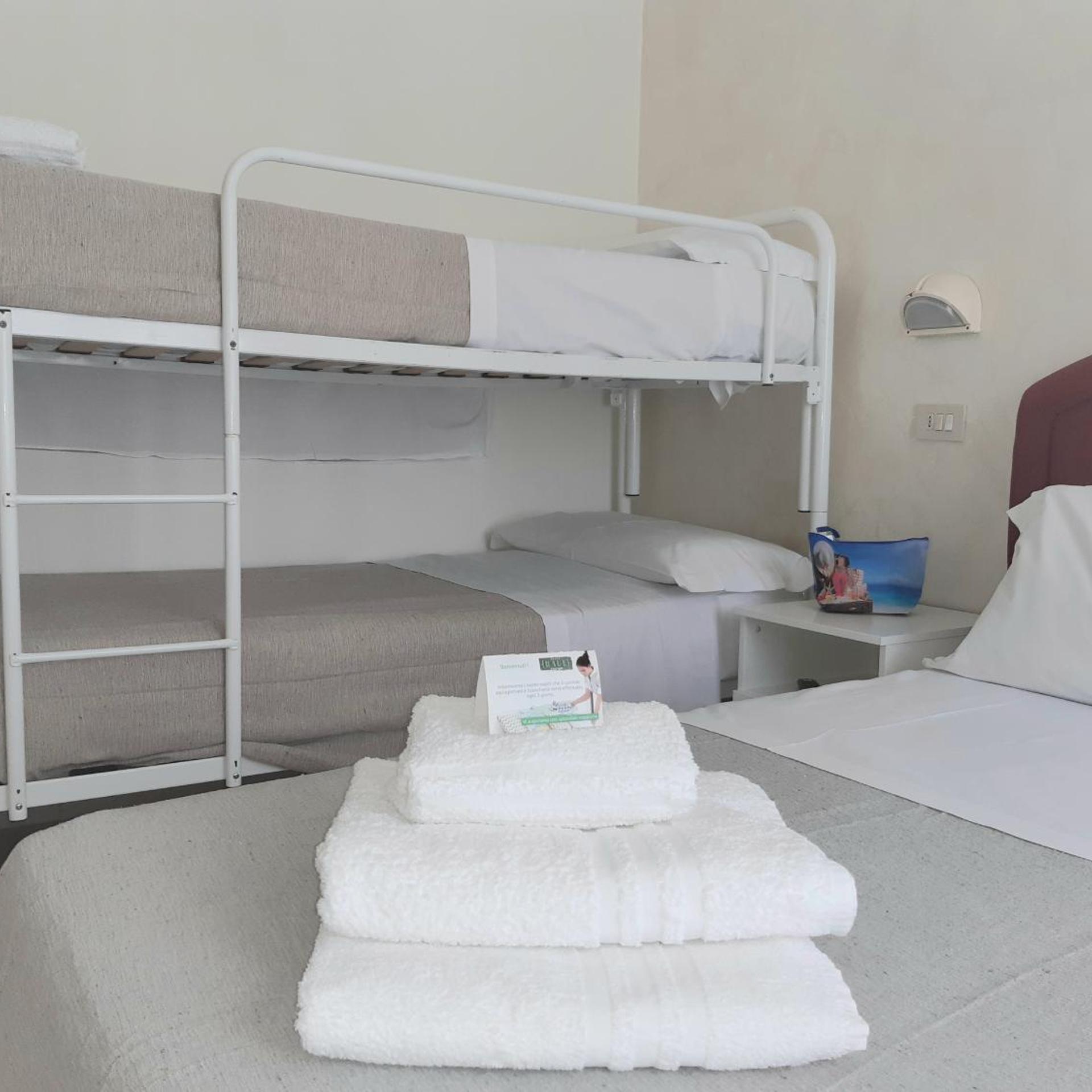 Hotel Raul 34/50