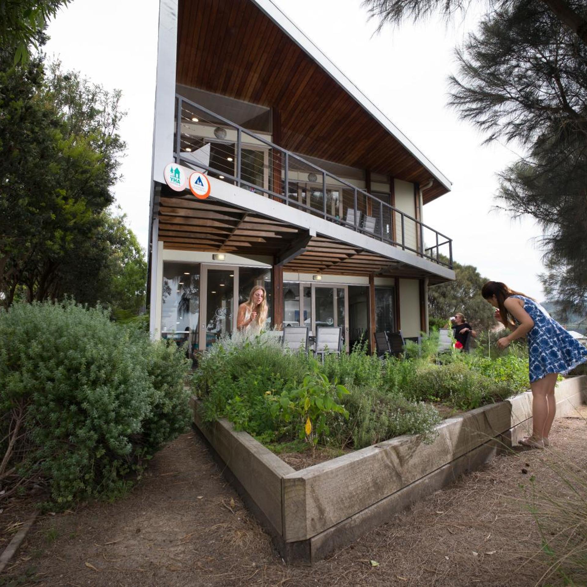 YHA Apollo Bay Eco 6/59