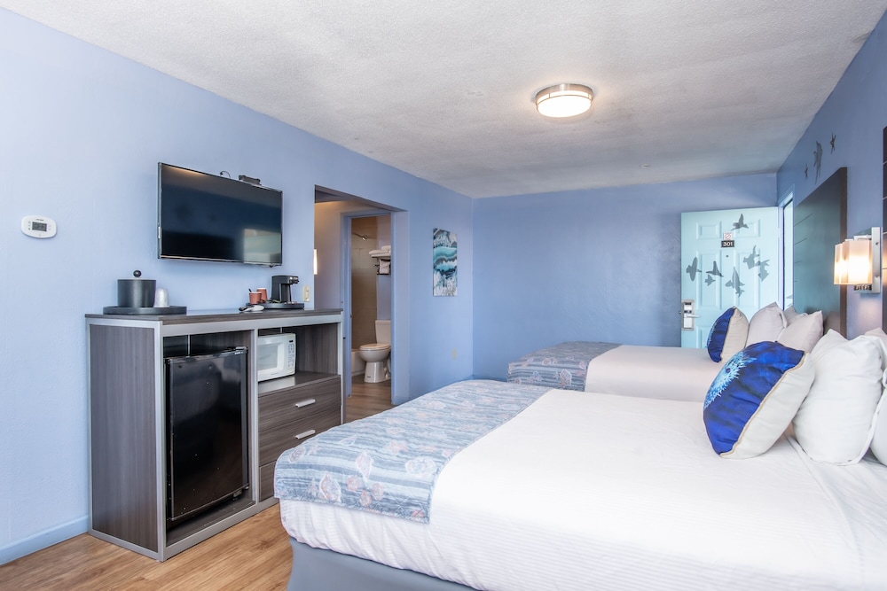 Aqua Breeze Inn 25/55