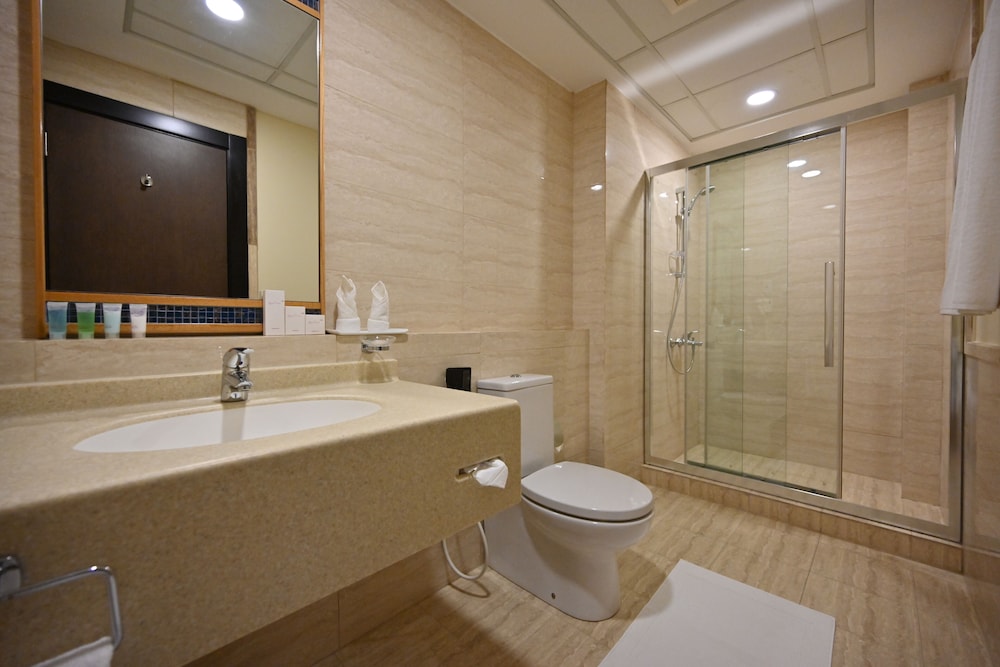 Harbour Suite Hotel 30/33