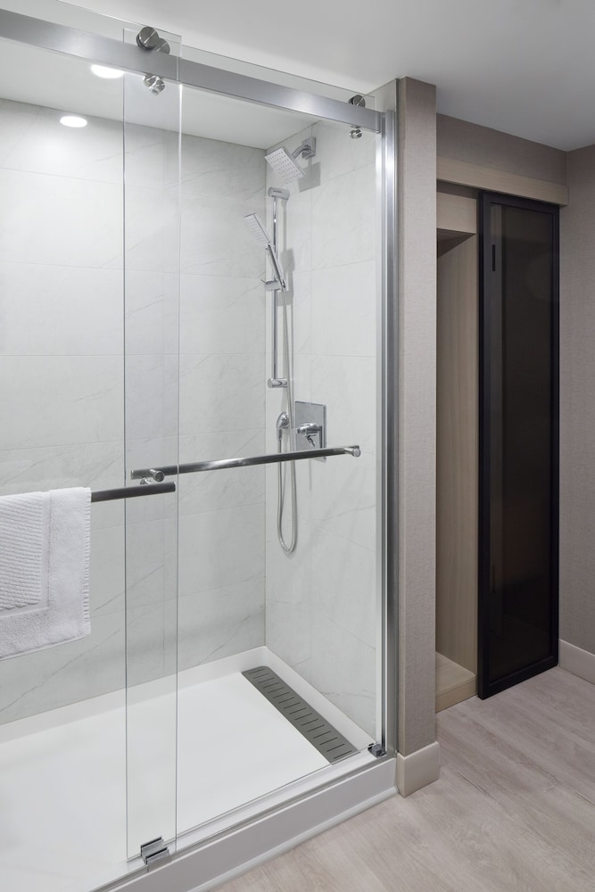 غرفة بسريرين كوين، Toronto Airport Marriott 10/17