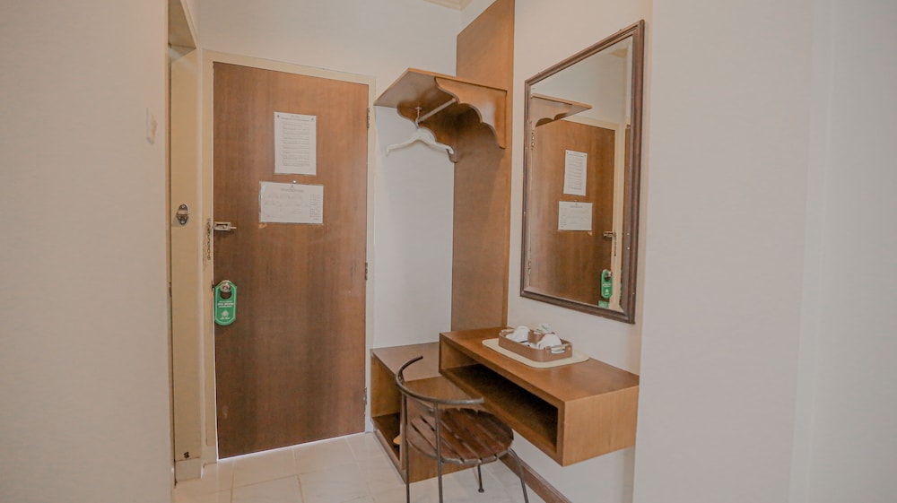 Brongto Hotel 55/55