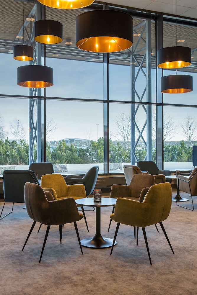Park Inn By Radisson Oslo Airport Hotel West 52/75