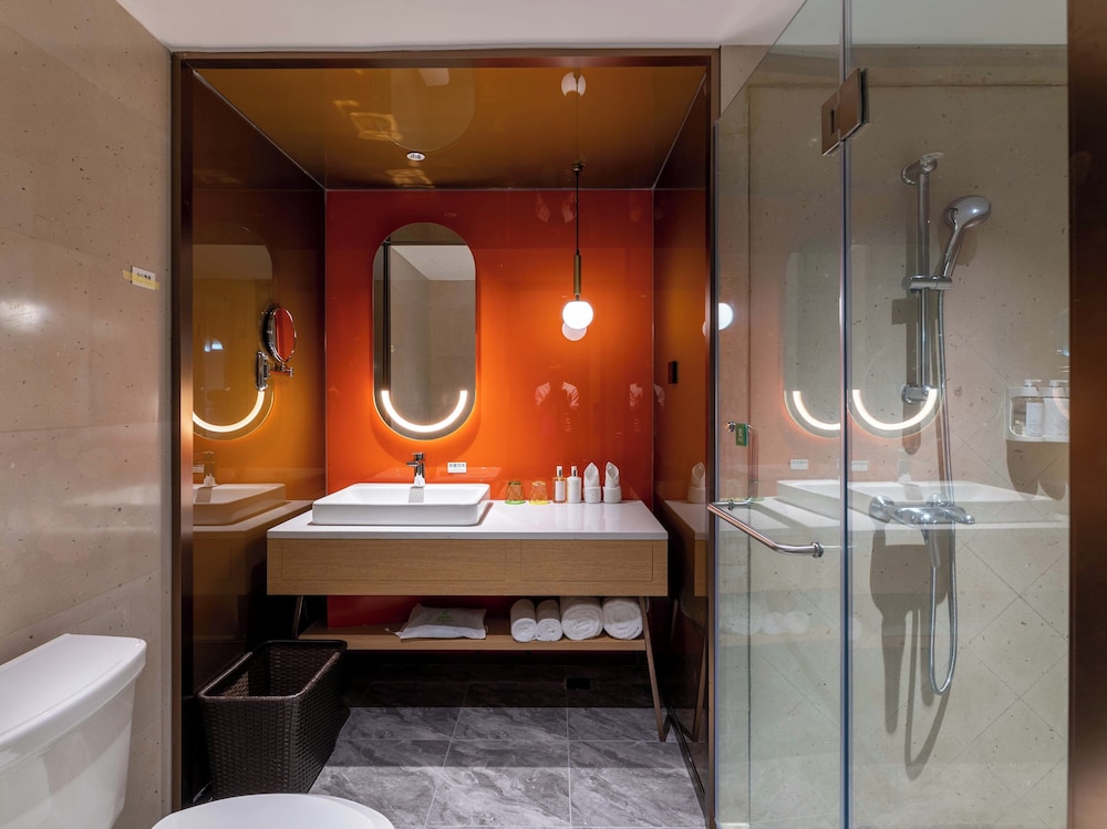 Holiday Inn Chongqing Guanyinqiao 50/50