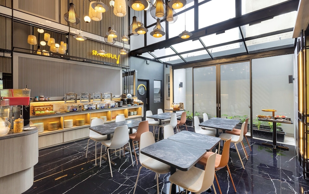 ROOMS INC Sudirman Jakarta 49/63