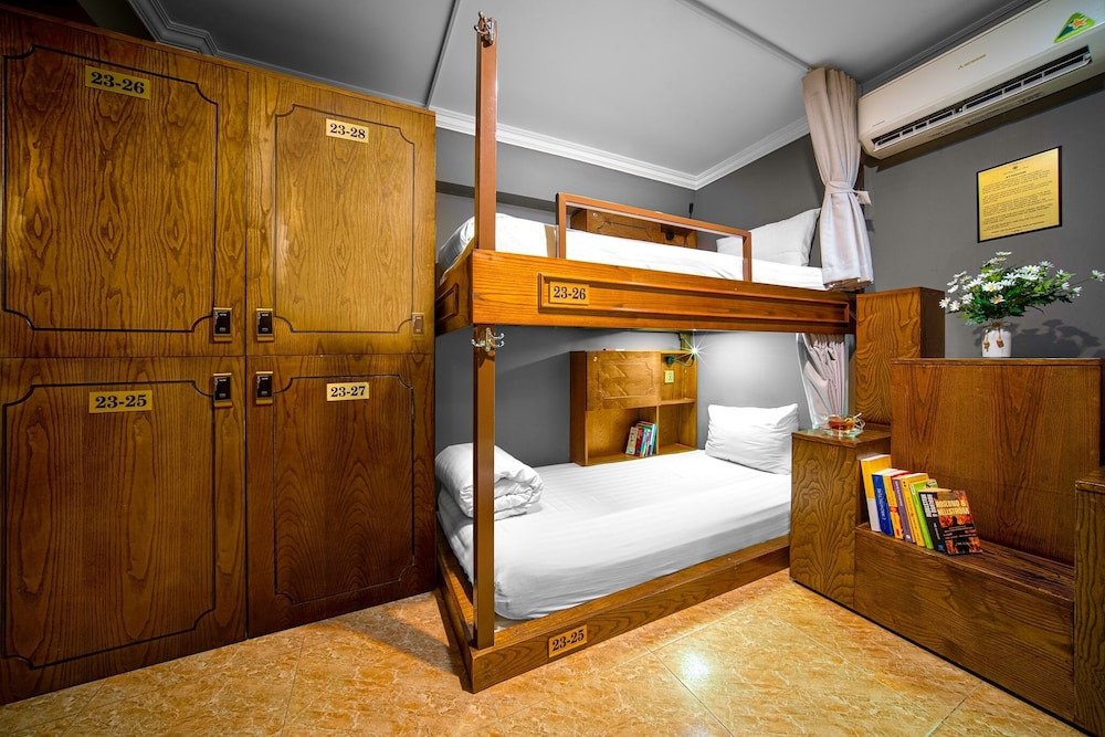 Little Charm Hanoi Hostel 13/39