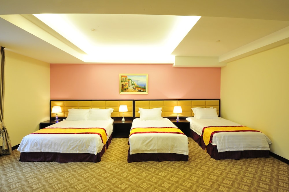 HALLMARK CROWN HOTEL 21/59
