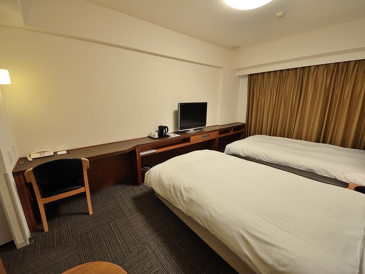 ROOM, TWIN BEDS, SMOKING