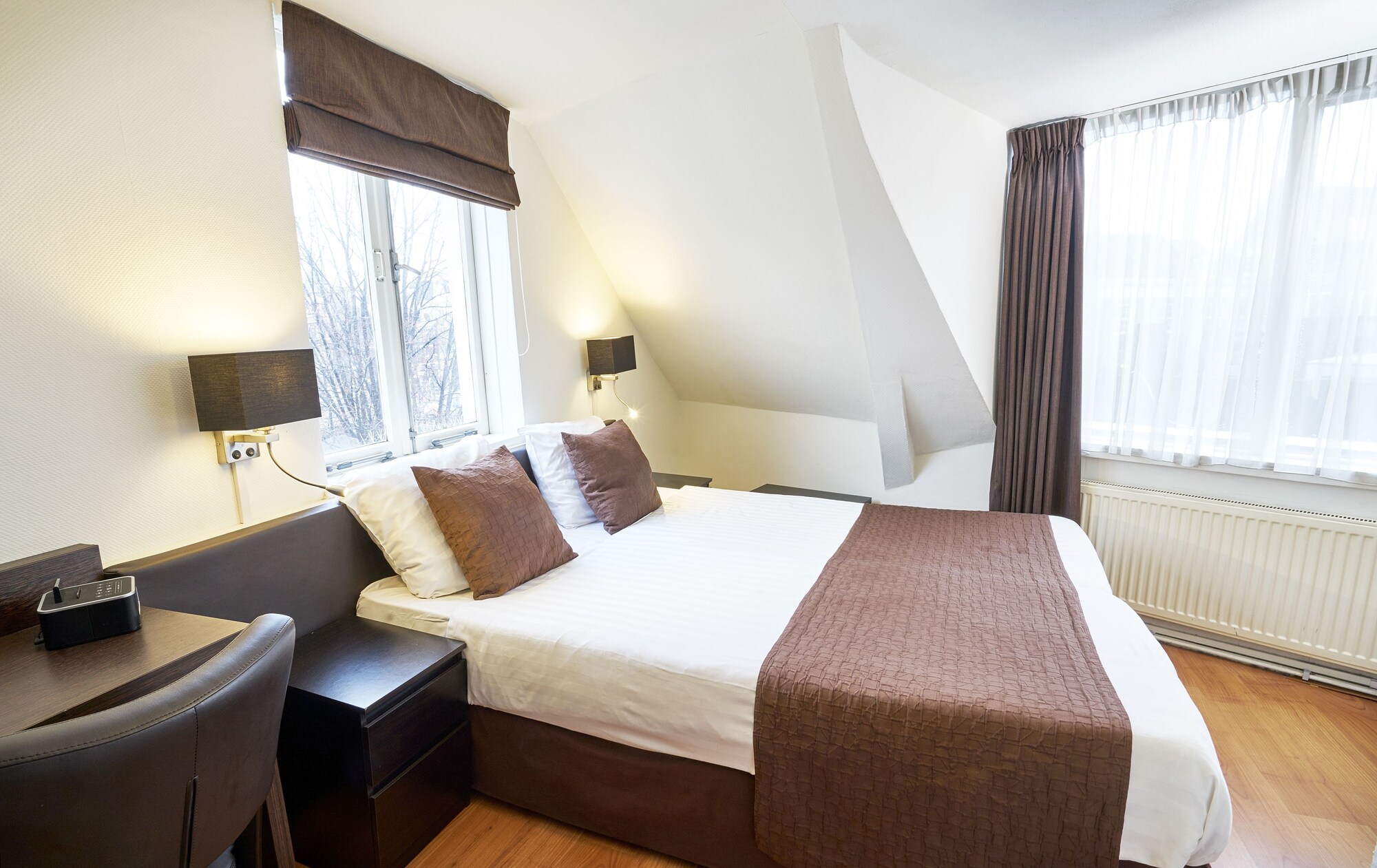 ROOM, TWIN BEDS, STAIR ACCESS ONLY, ANNEX