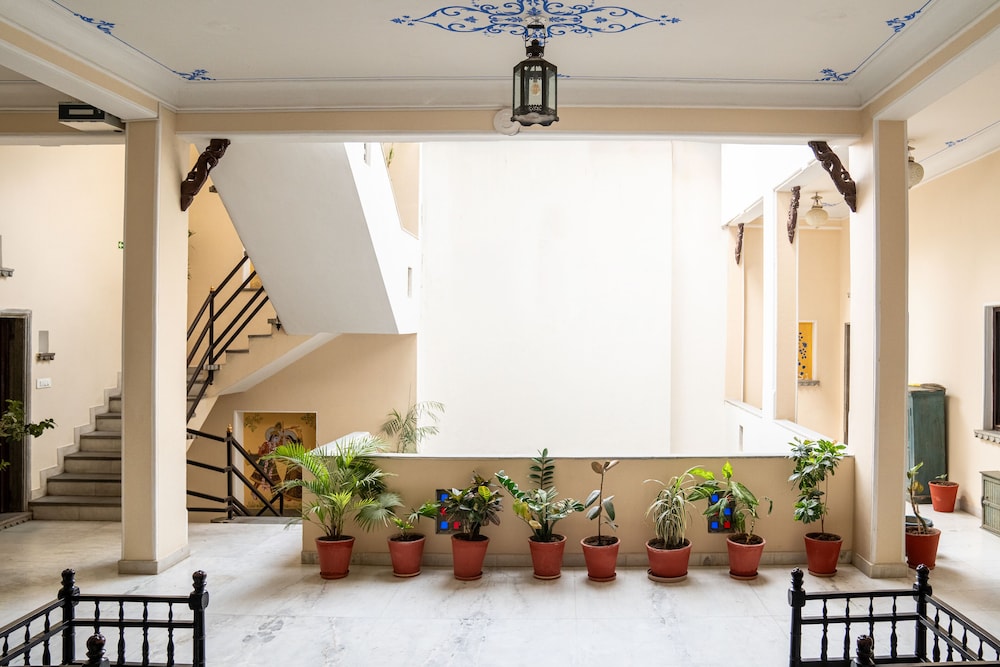 Hotel Udaigarh 10/57
