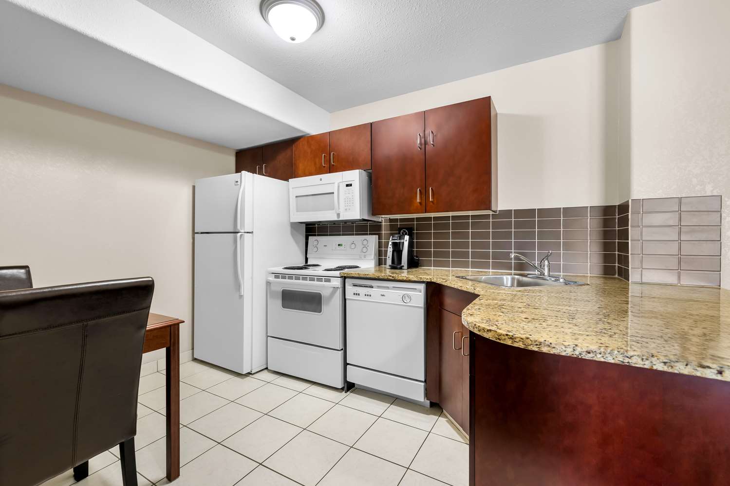 Surestay Plus Hotel By Best Western Drumheller 2/17