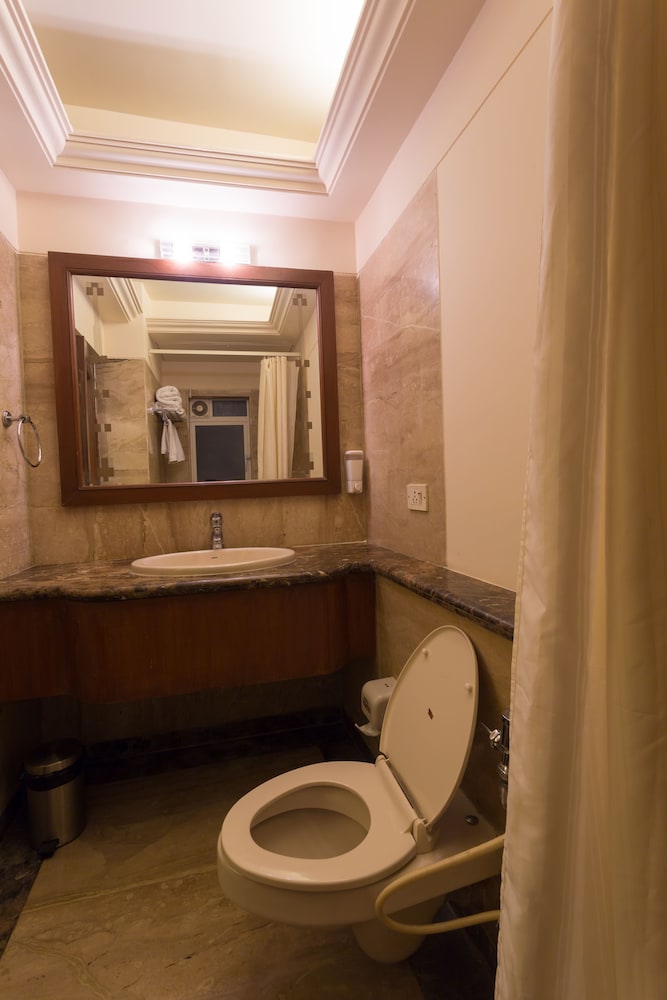 Ginger Hotel Thane 20/45