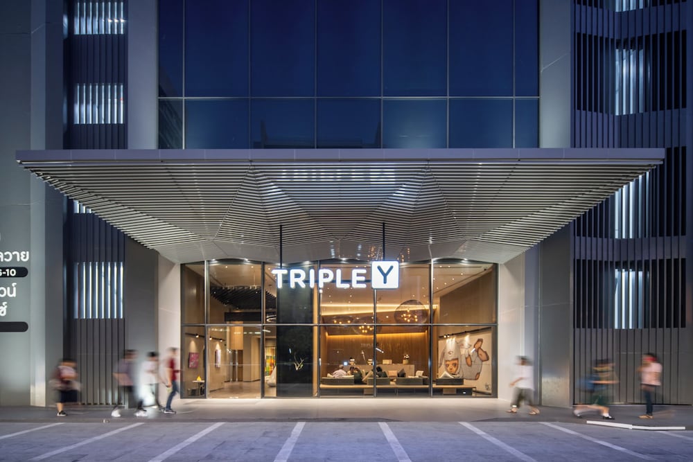 Triple Y Hotel 2/50