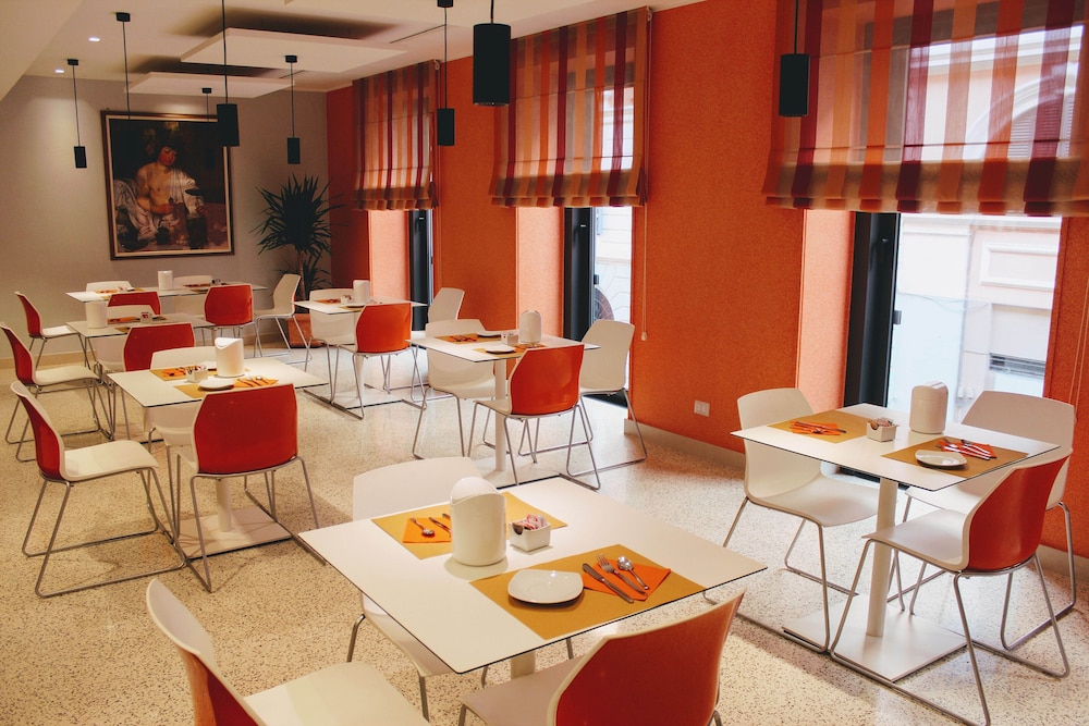 Hotel Domus Helena 43/55