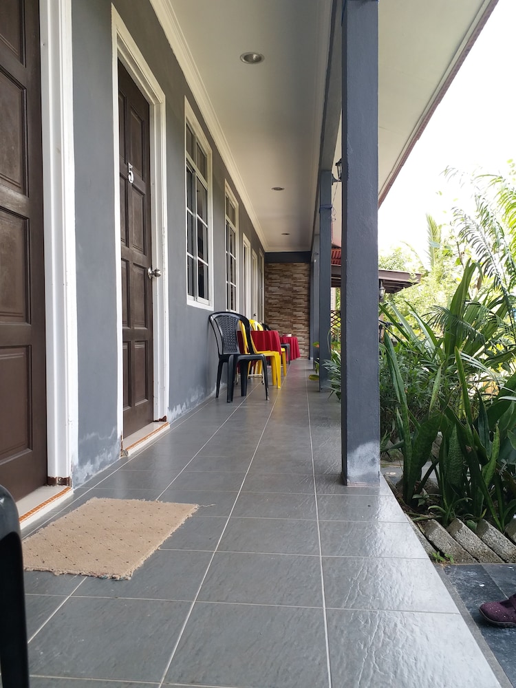 Idaman Guesthouse 12/23