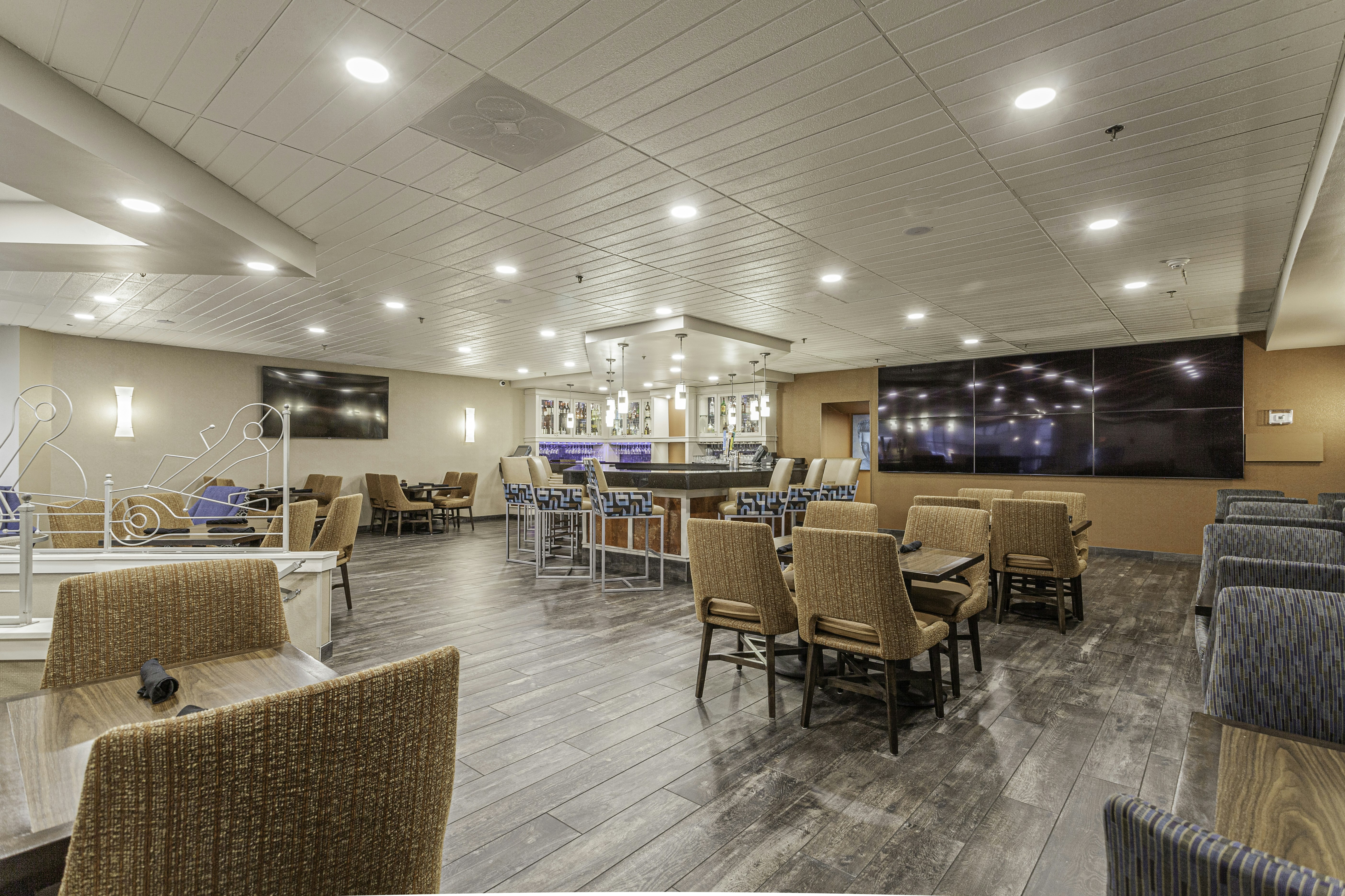 Doubletree Memphis 44/68