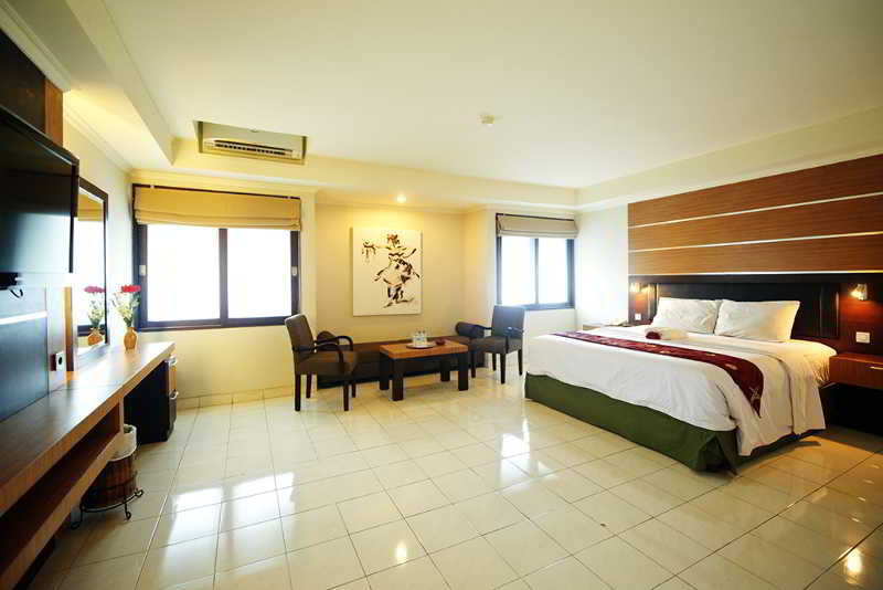Taman Suci Hotel 13/26