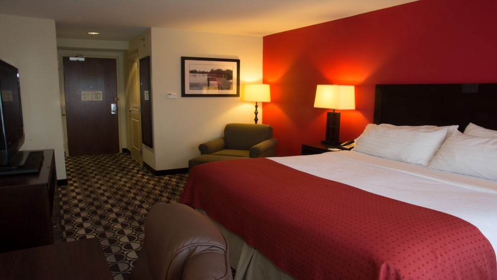 Holiday Inn St. Louis Fairview Heights 21/72