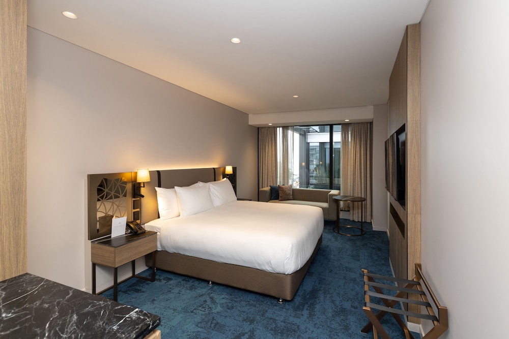 SUPERIOR, KING BED, ACCESSIBLE