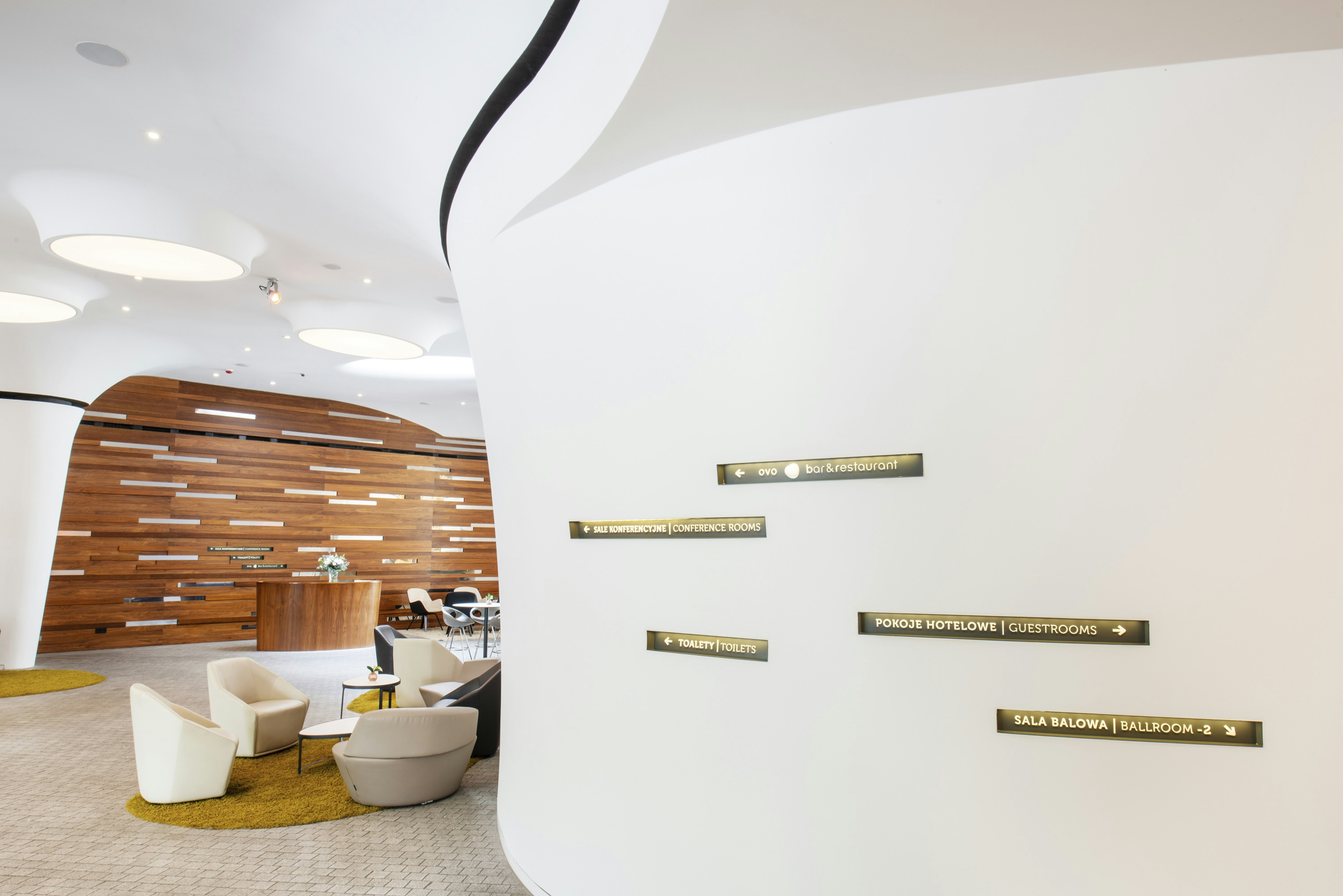 Doubletree By Hilton Wroclaw 16/77