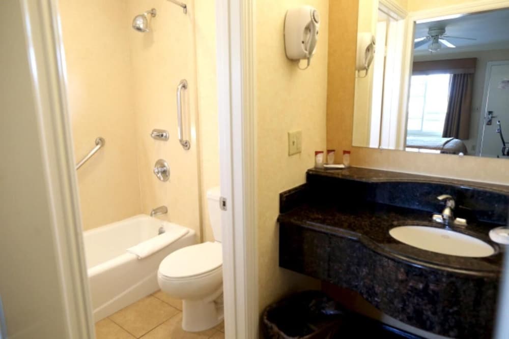 Princess Inn - Westminster / Huntington Beach 24/62