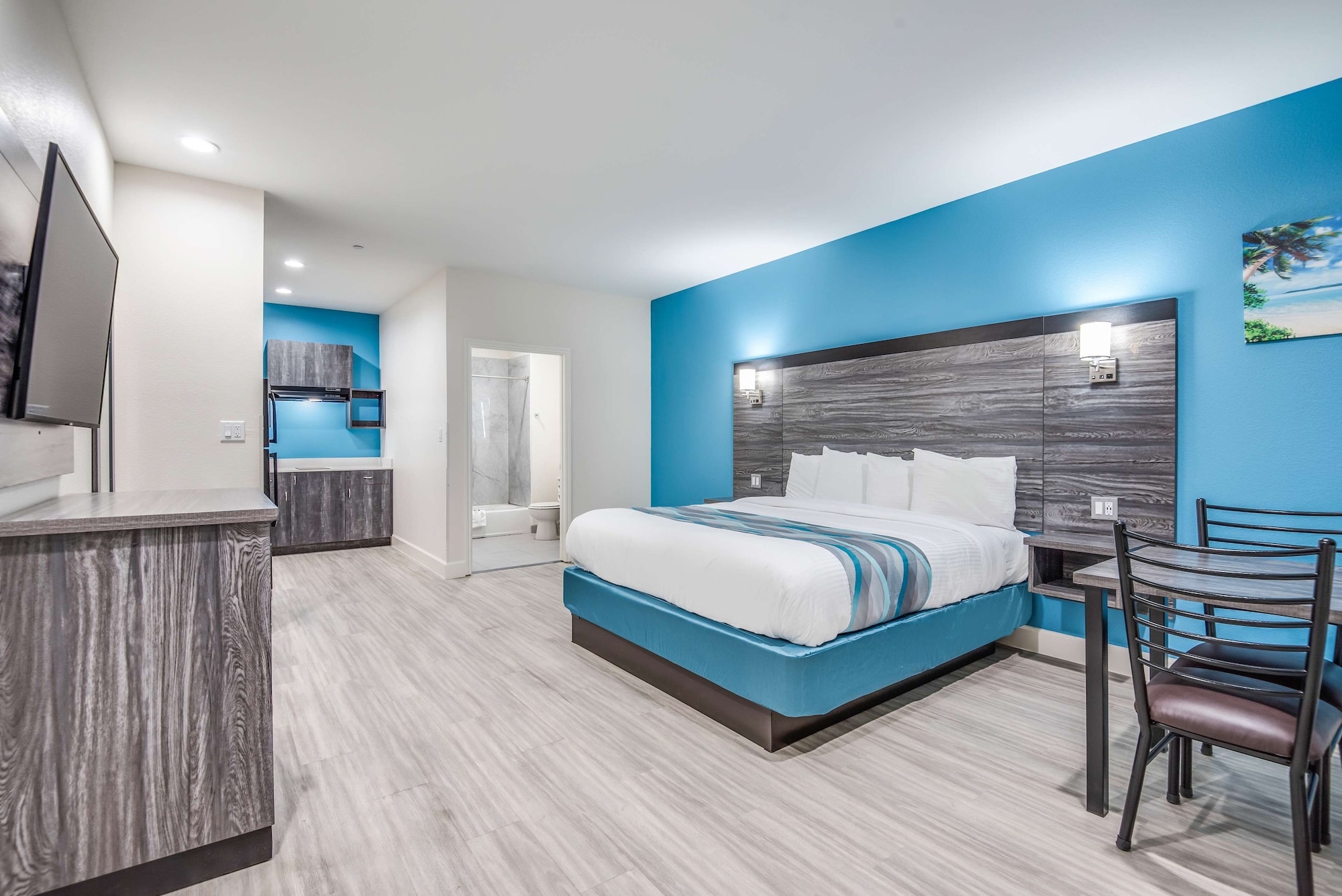 SUITE, KING BED, KITCHENETTE