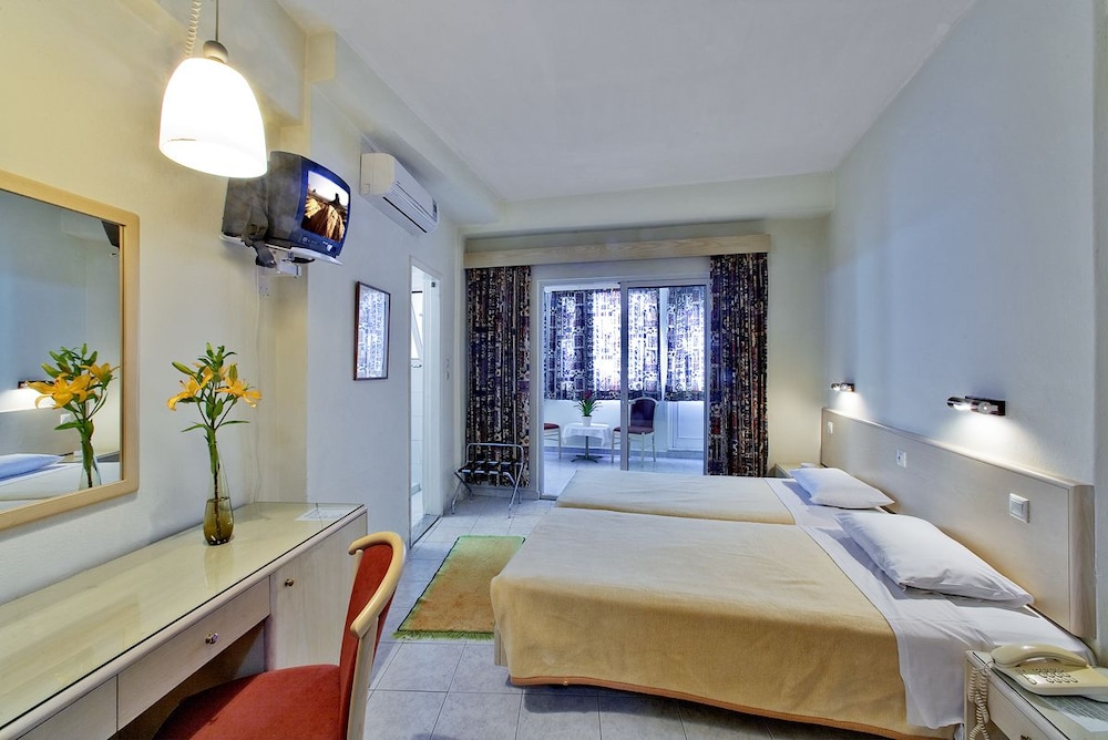 Savoy Hotel Rhodes 32/67