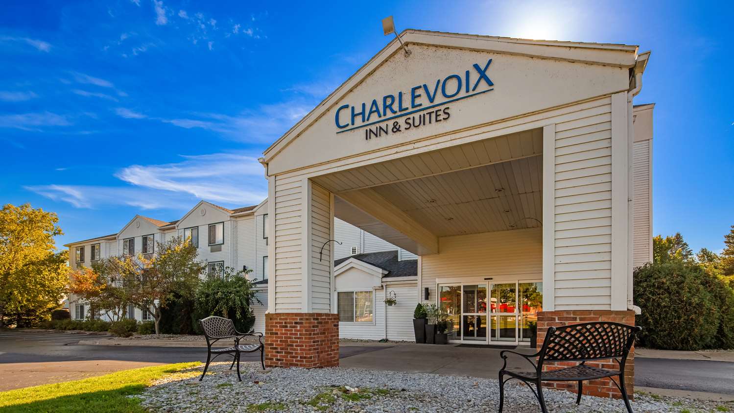 Charlevoix Inn Suites, SureStay Collection by Best Western 41/45
